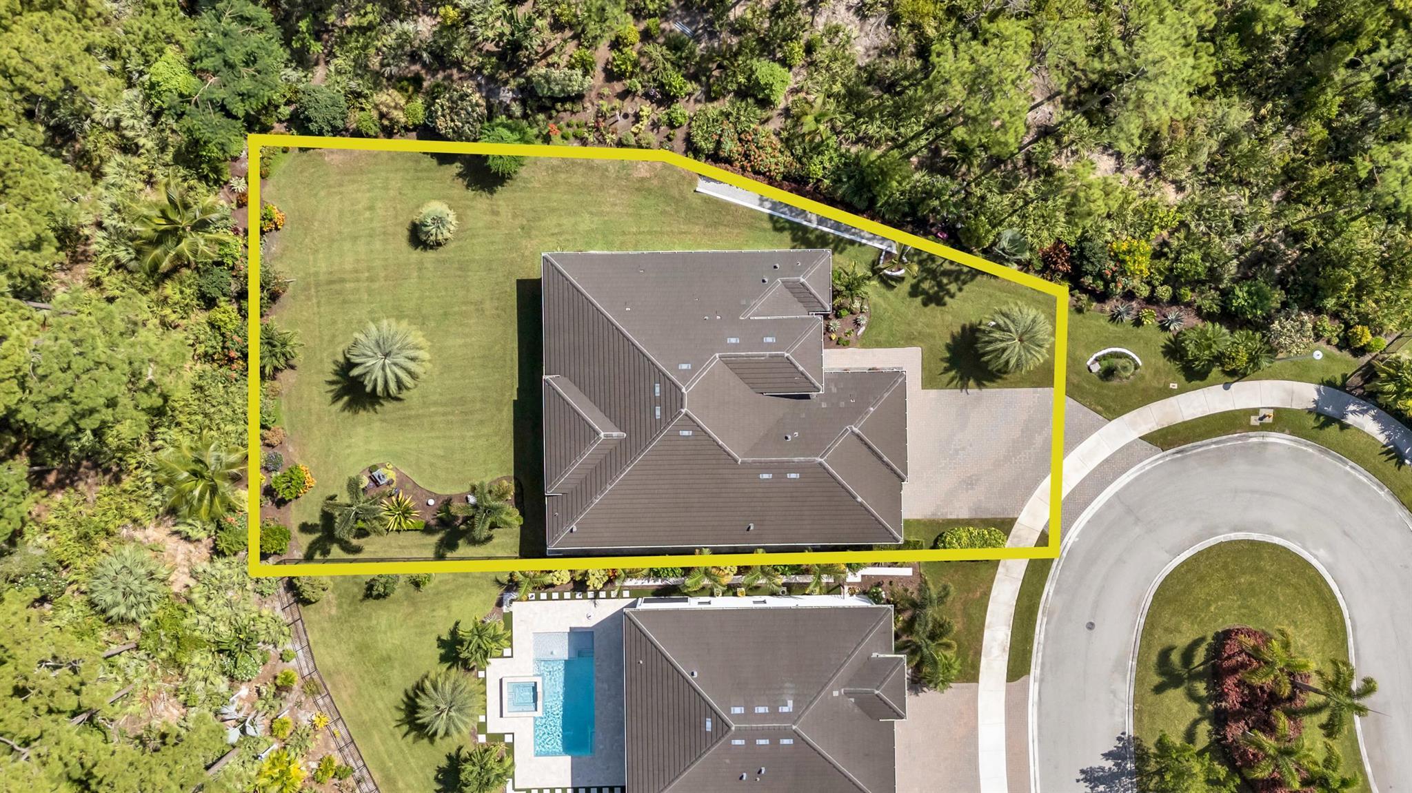 718 SW Riverwatch Place