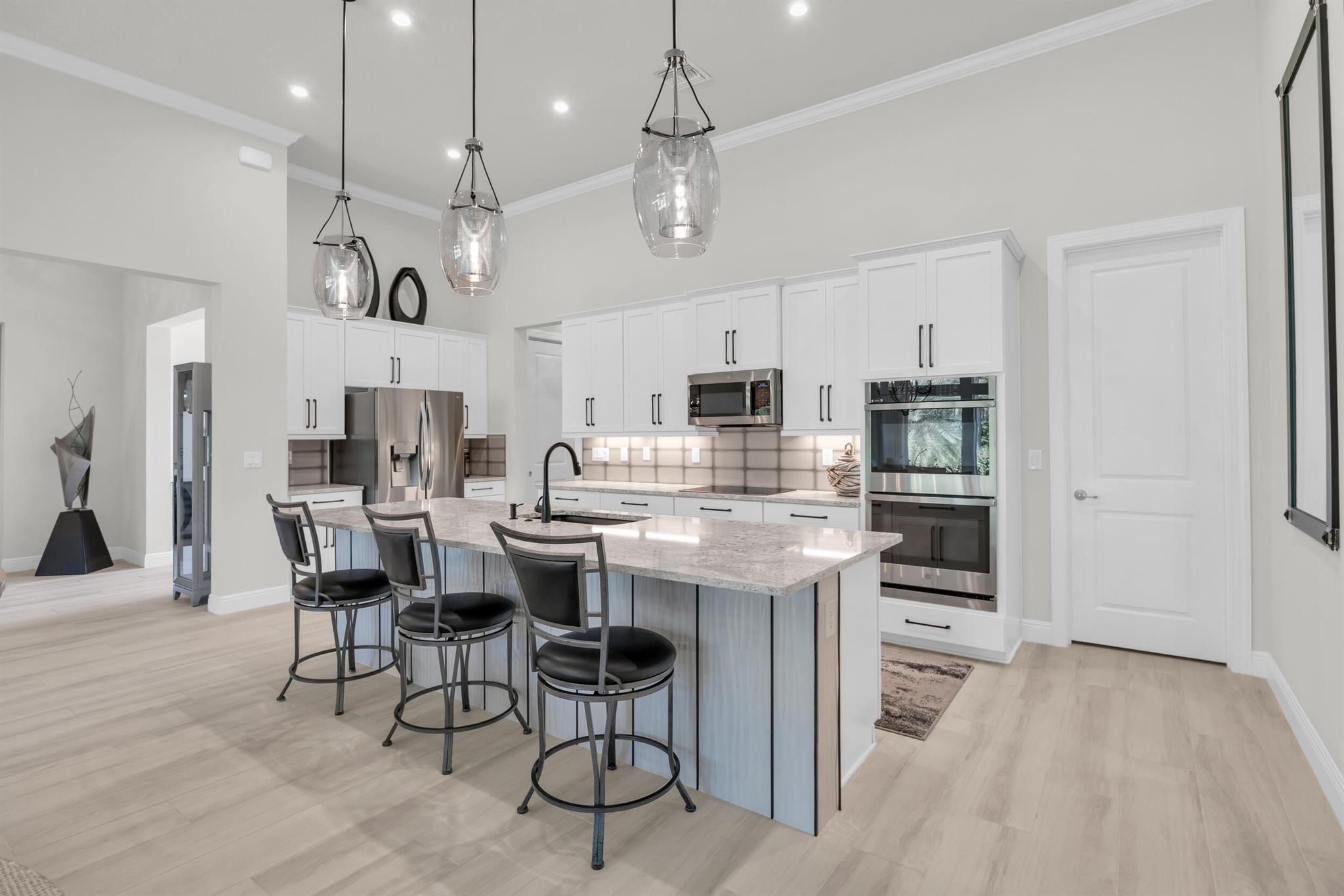 718 SW Riverwatch Place