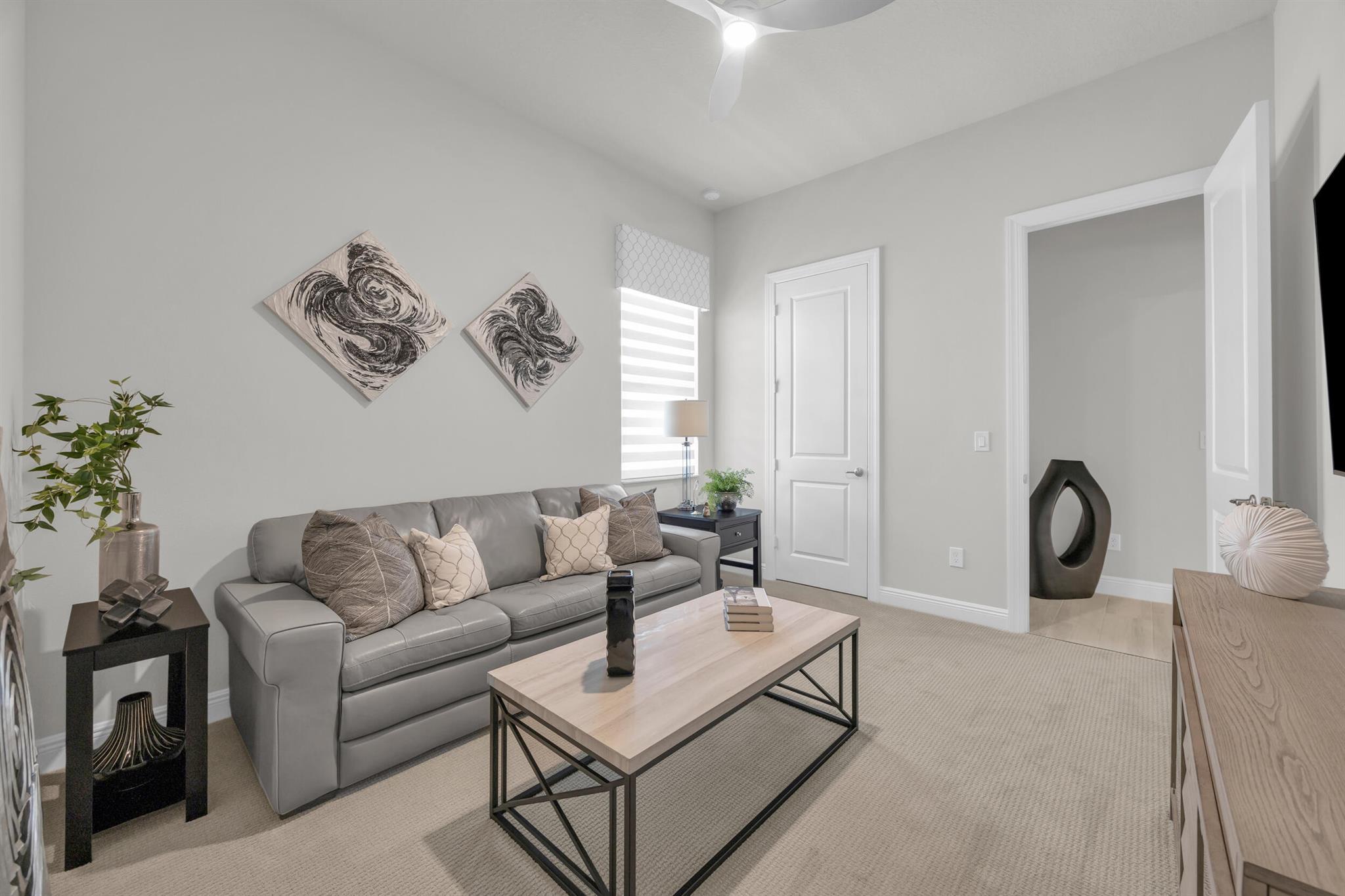 718 SW Riverwatch Place