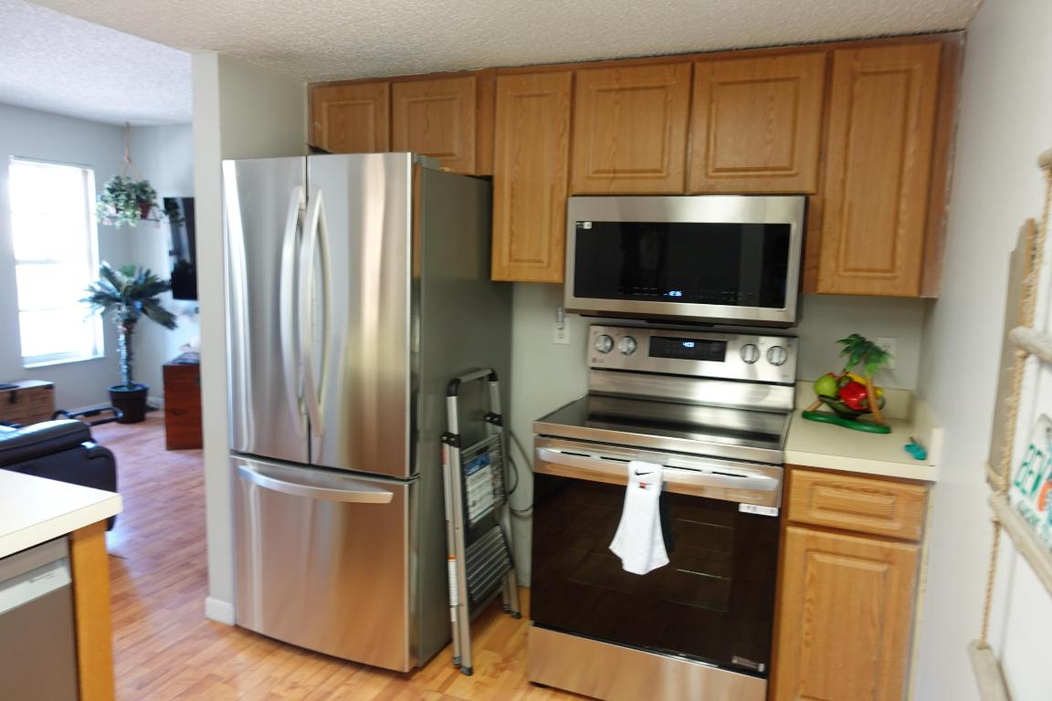 1120 Lake Shore Drive 205