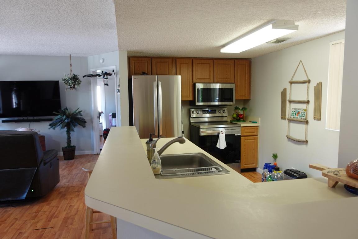 1120 Lake Shore Drive 205