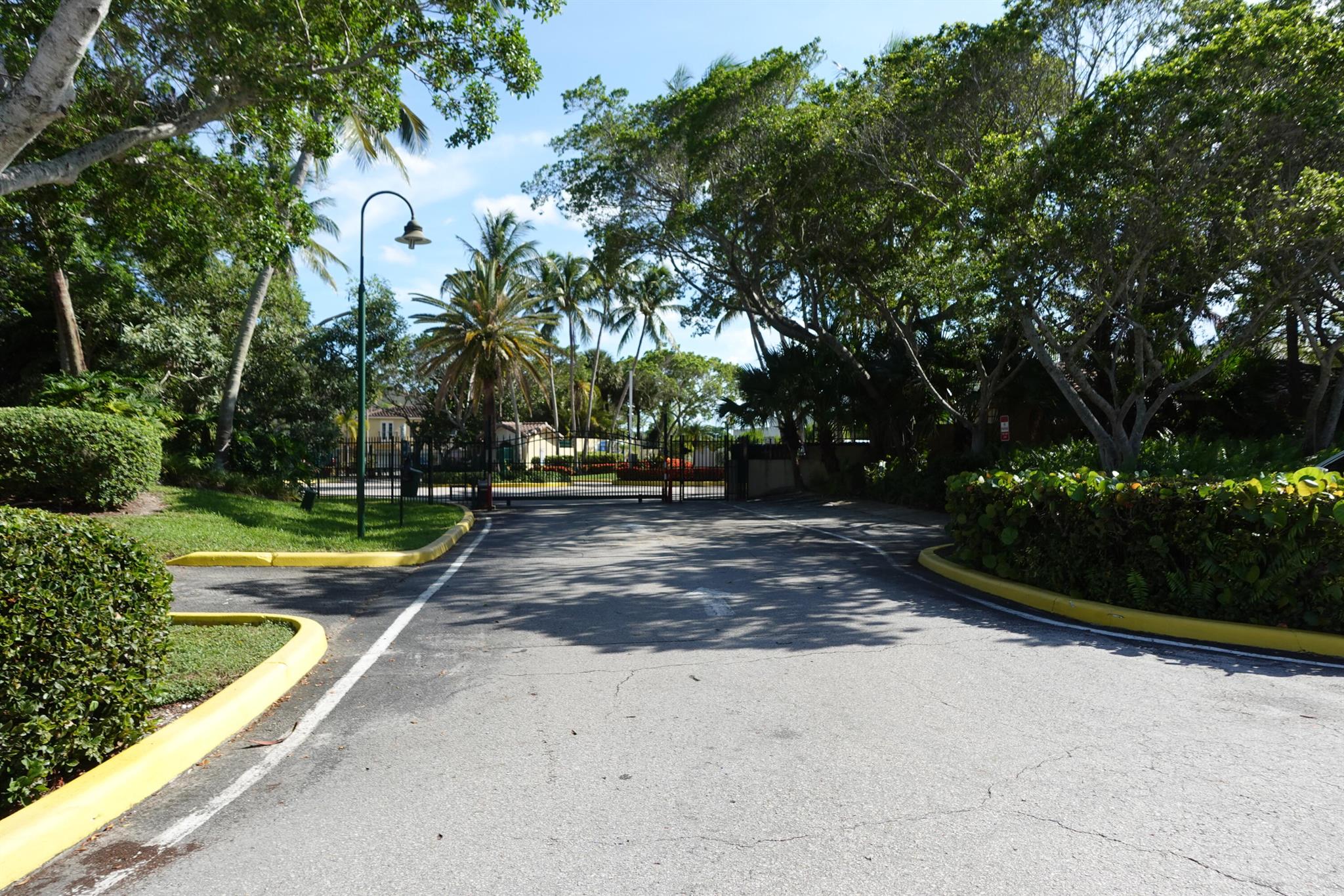 1120 Lake Shore Drive 205