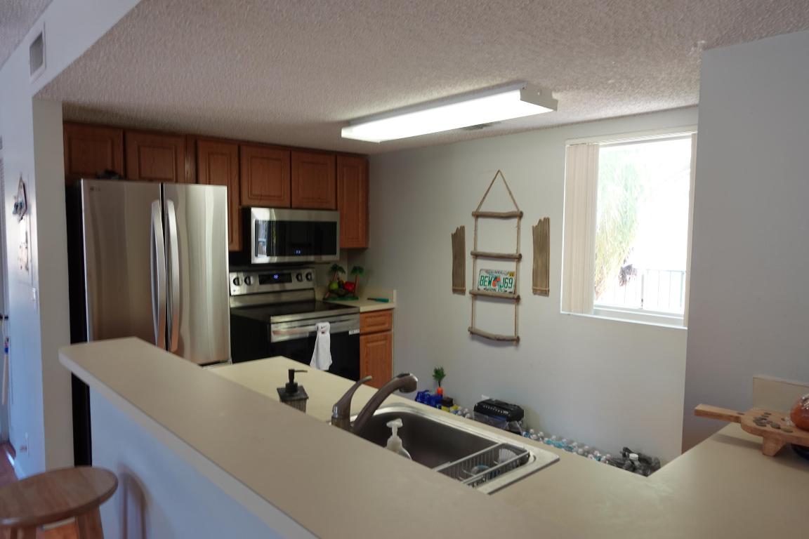 1120 Lake Shore Drive 205