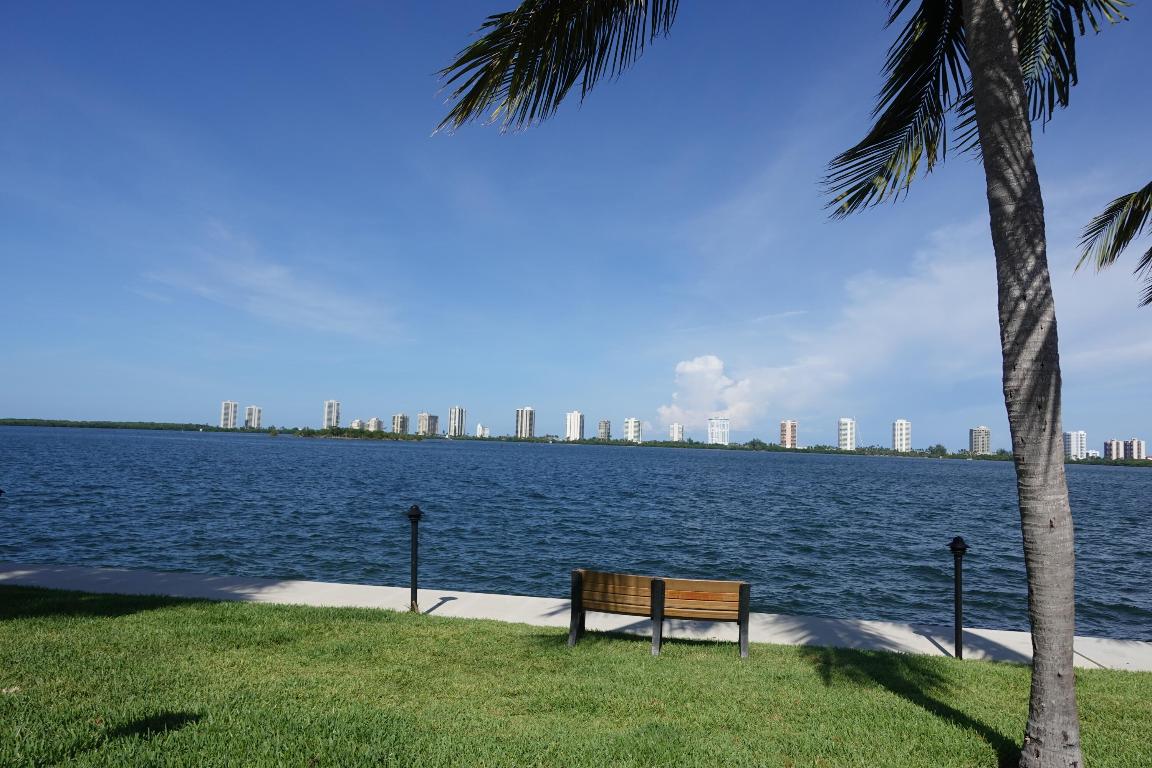 1120 Lake Shore Drive 205