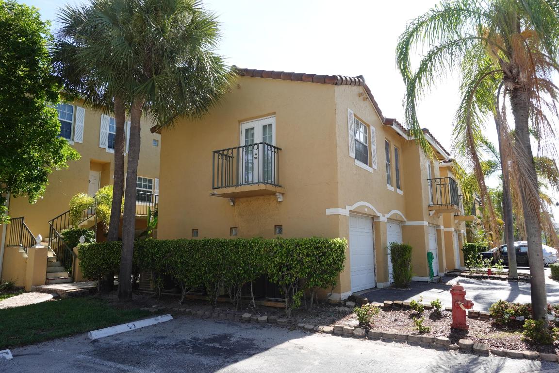 1120 Lake Shore Drive 205