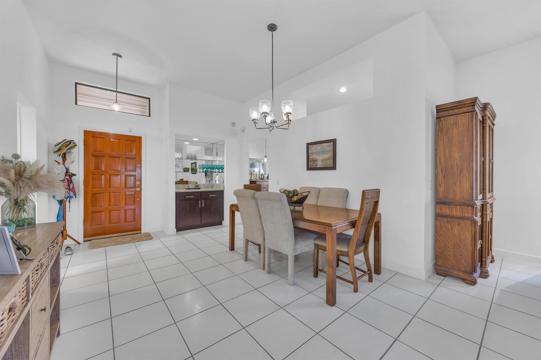 2735 SW Mariposa Circle