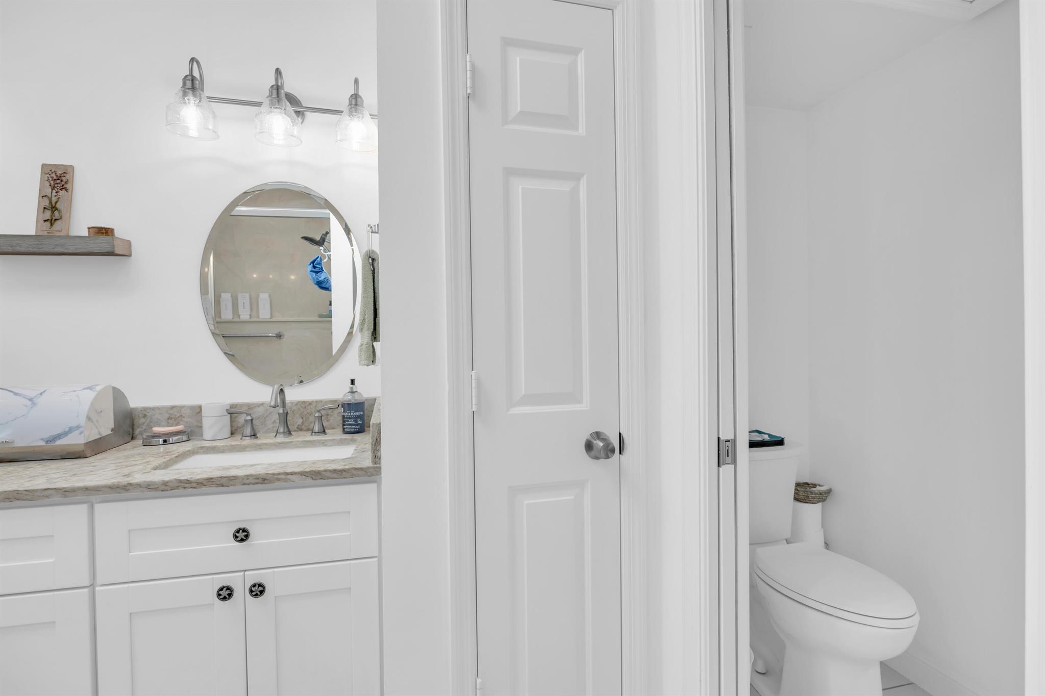 2735 SW Mariposa Circle