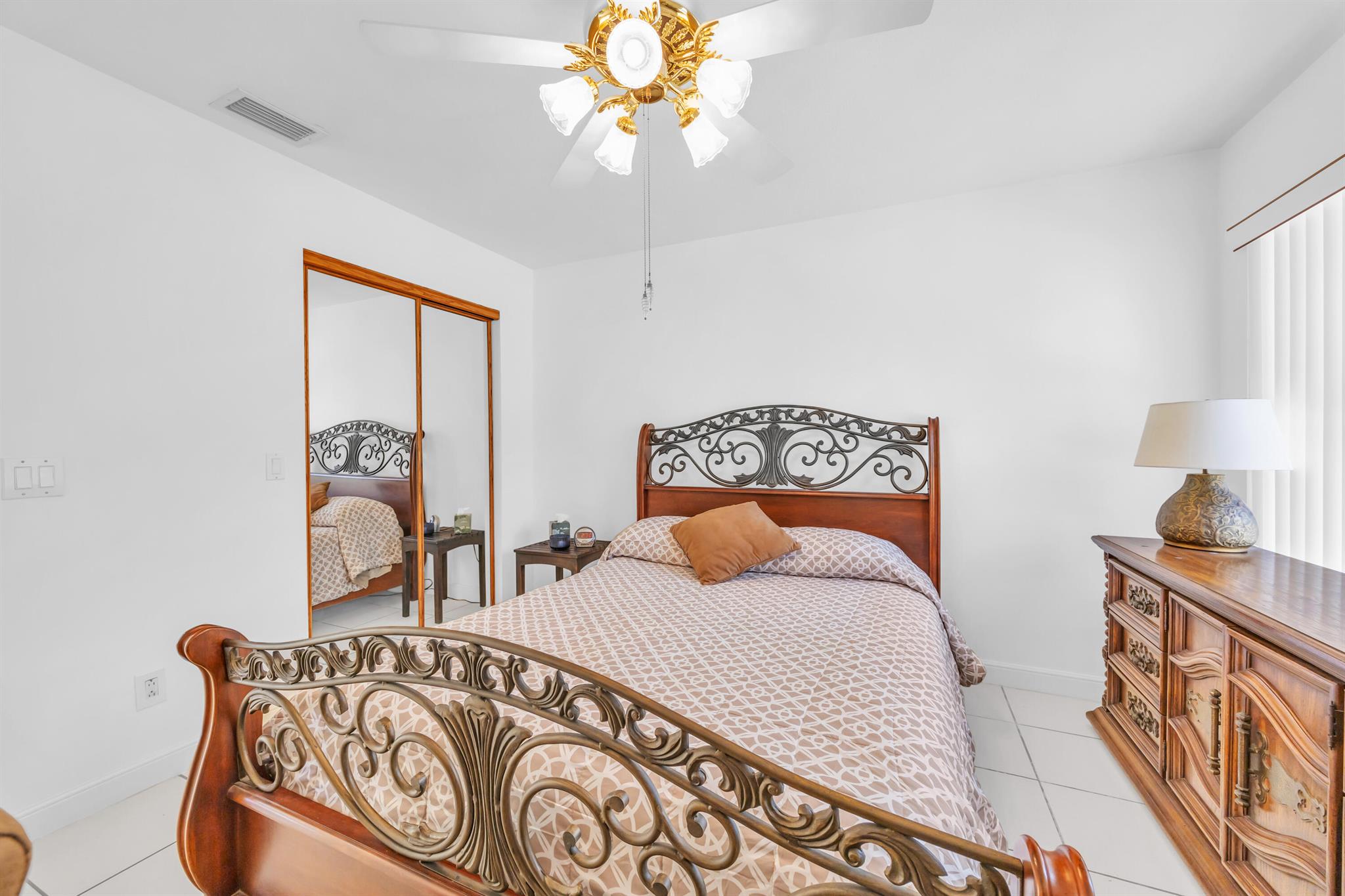 2735 SW Mariposa Circle