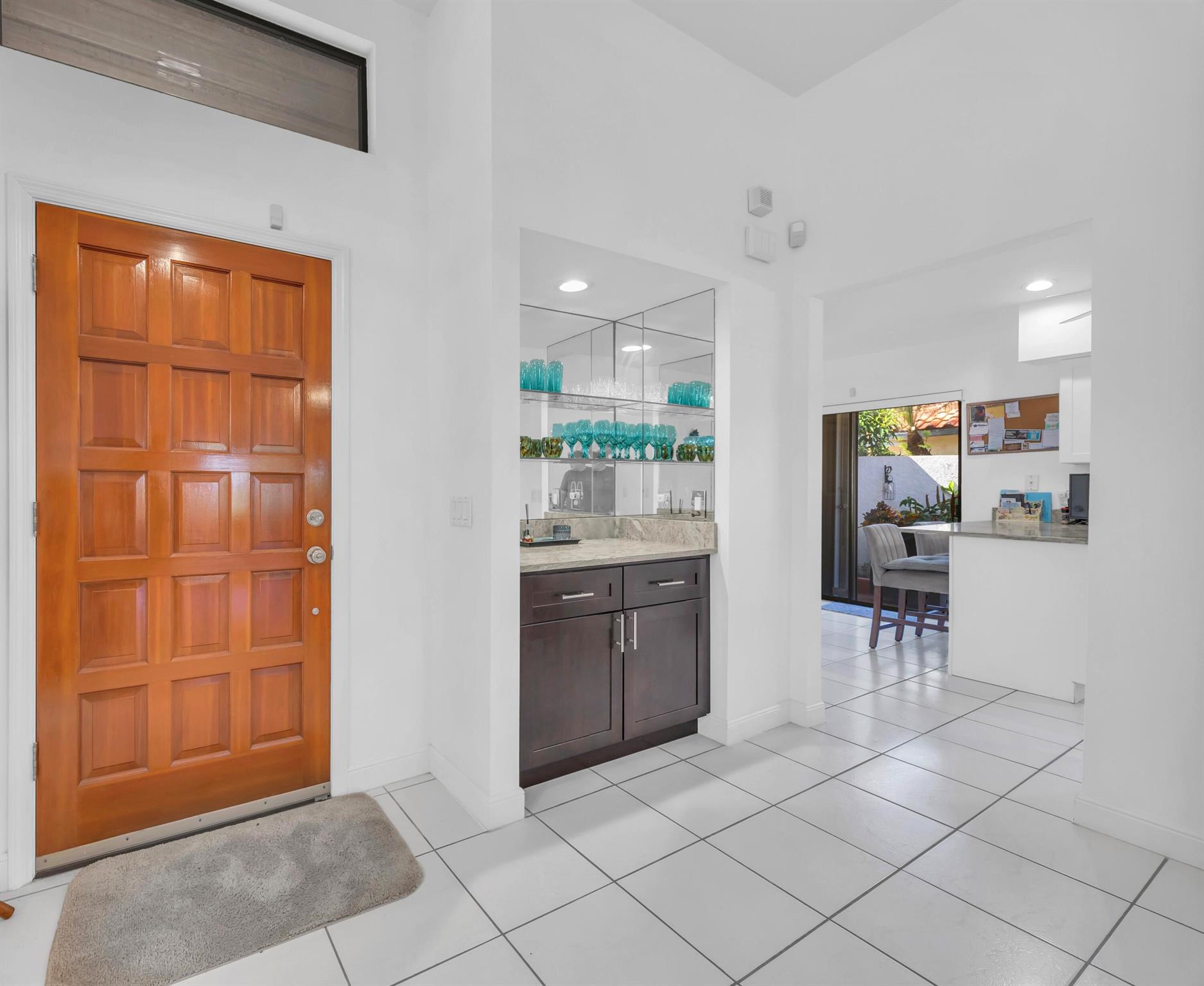 2735 SW Mariposa Circle