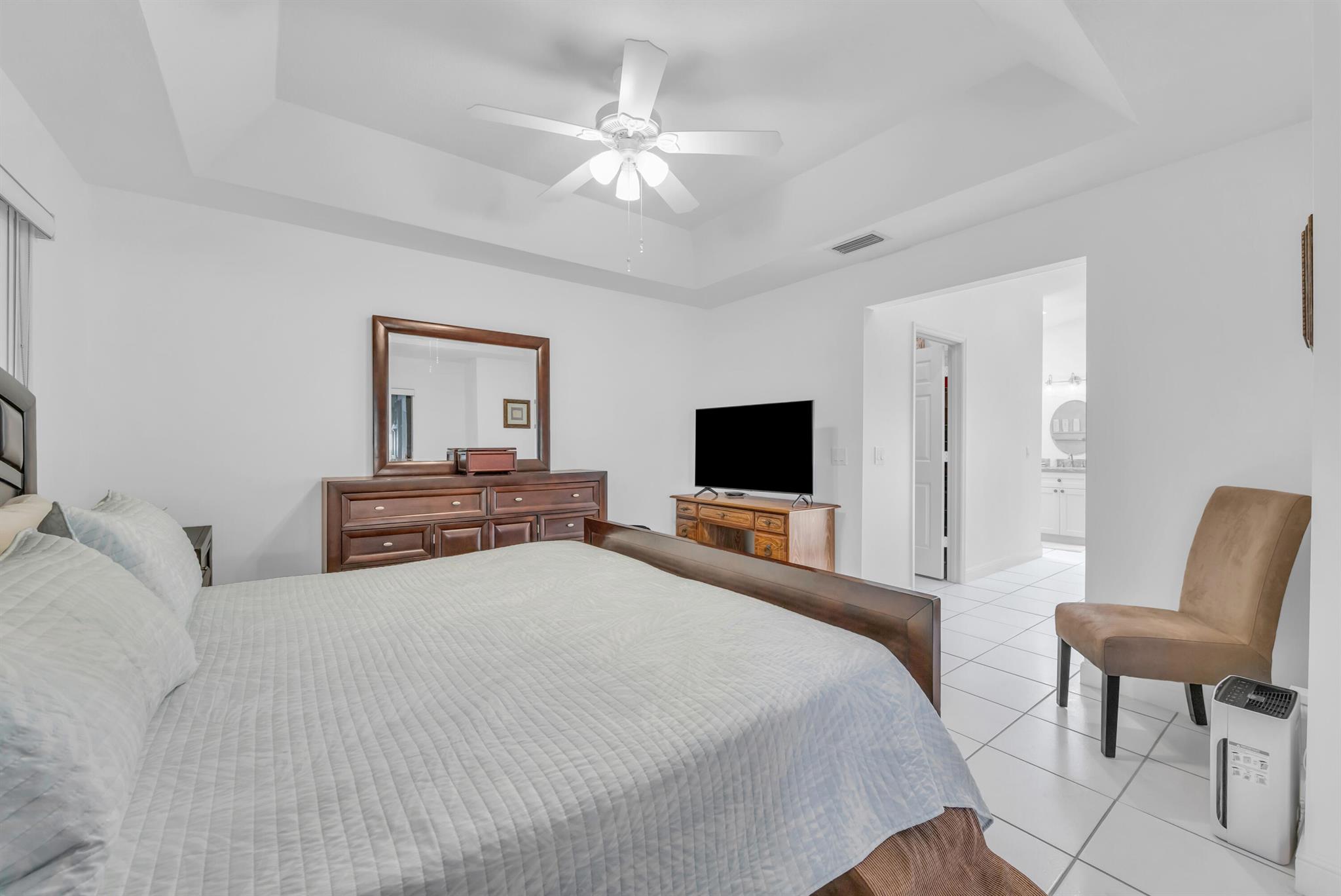 2735 SW Mariposa Circle