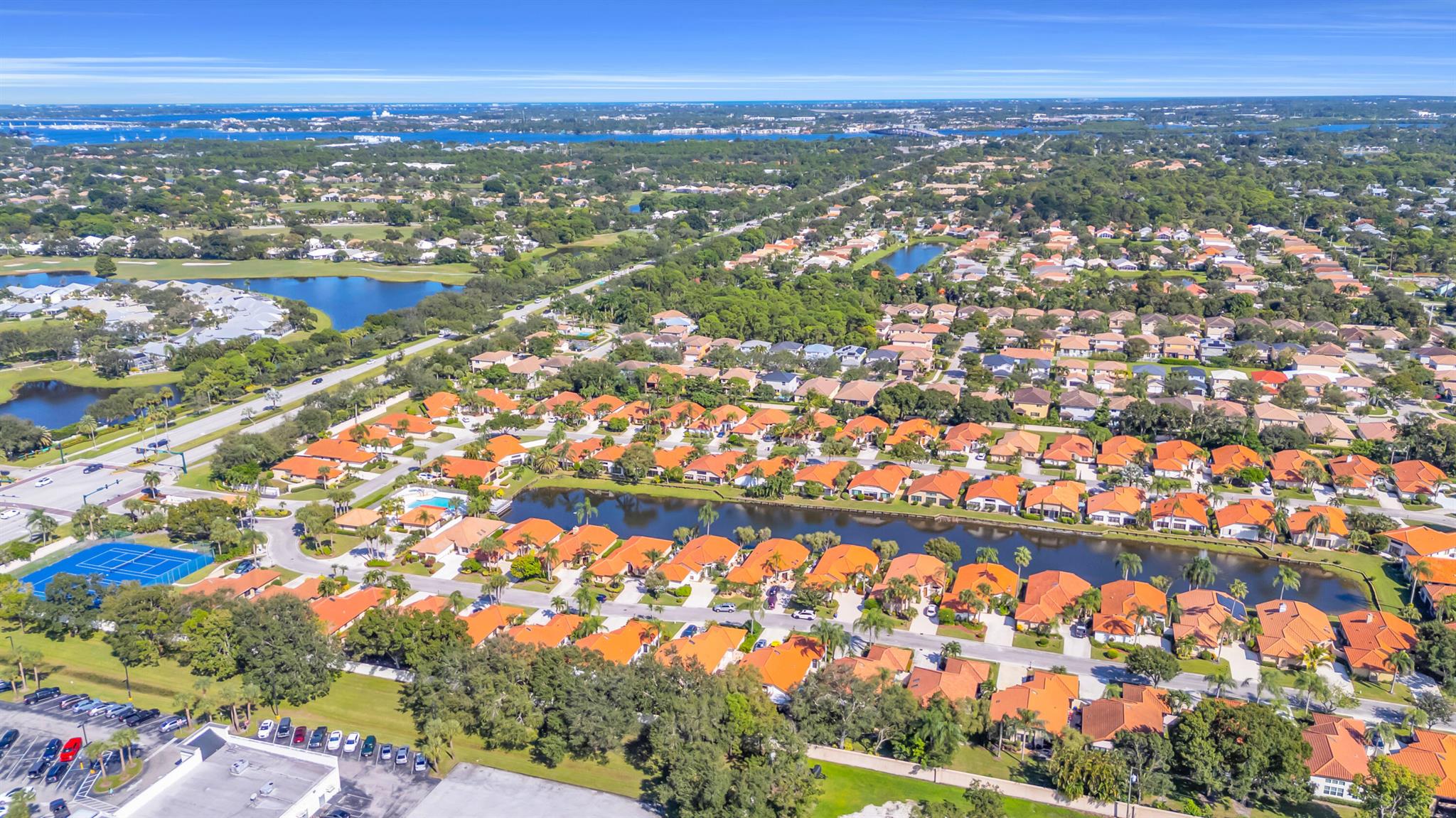 2735 SW Mariposa Circle