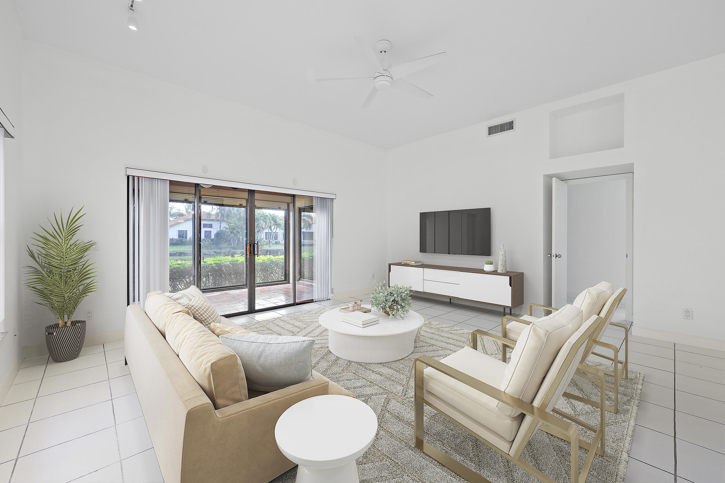 2735 SW Mariposa Circle