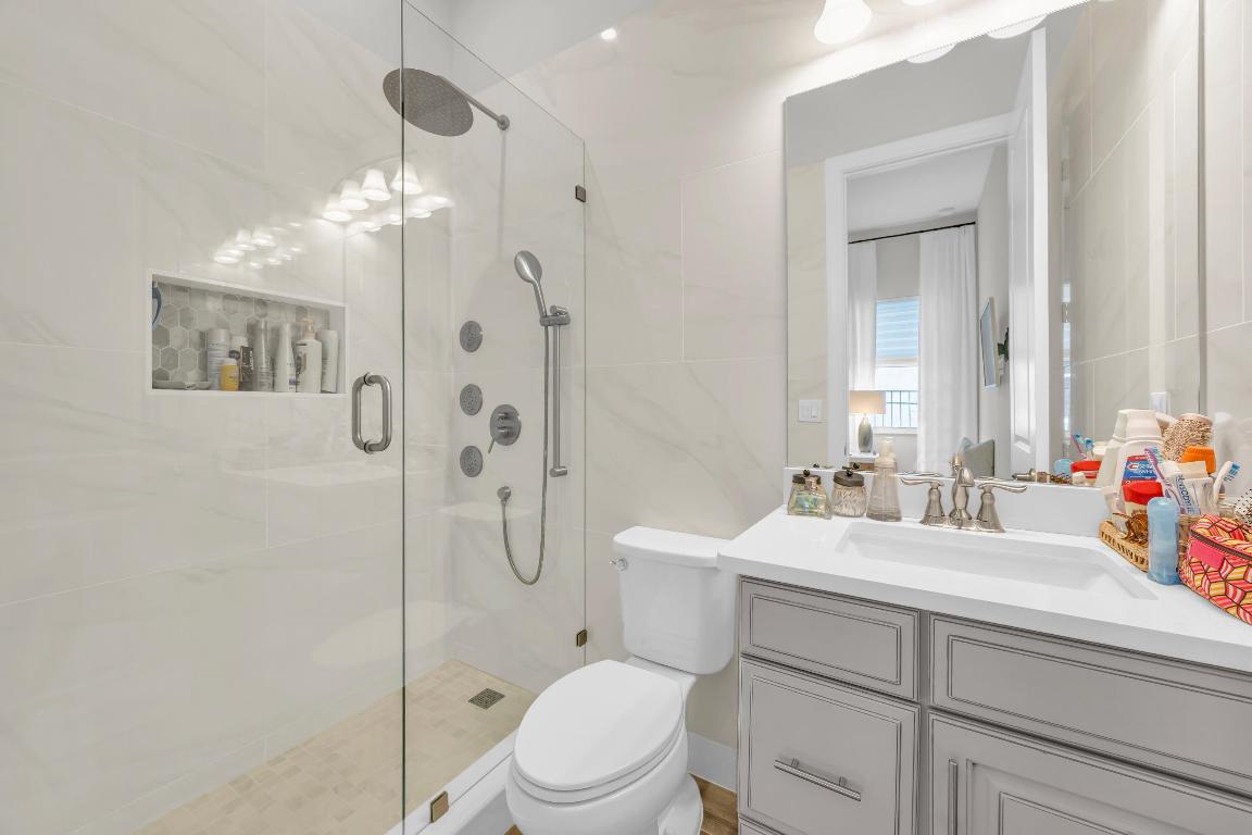 668 SW Riverwatch Place