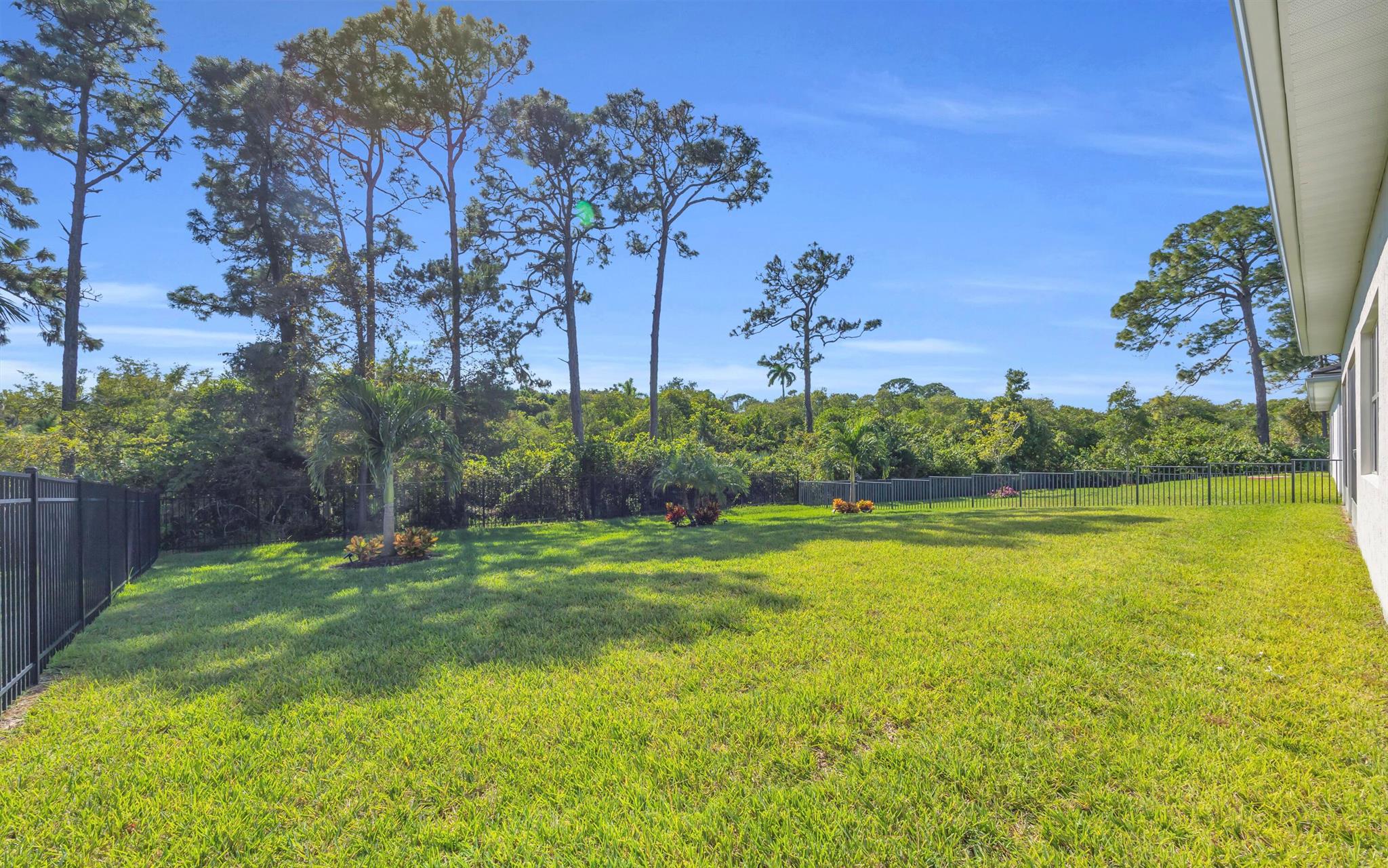 668 SW Riverwatch Place