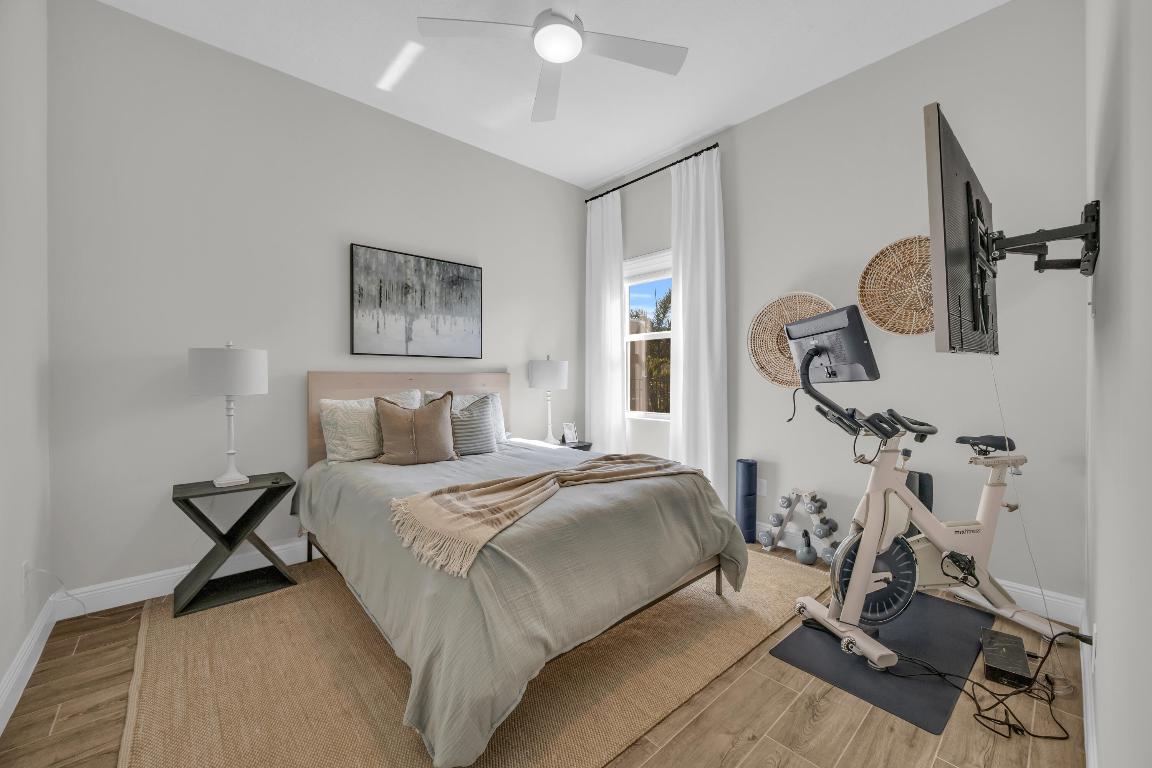 668 SW Riverwatch Place