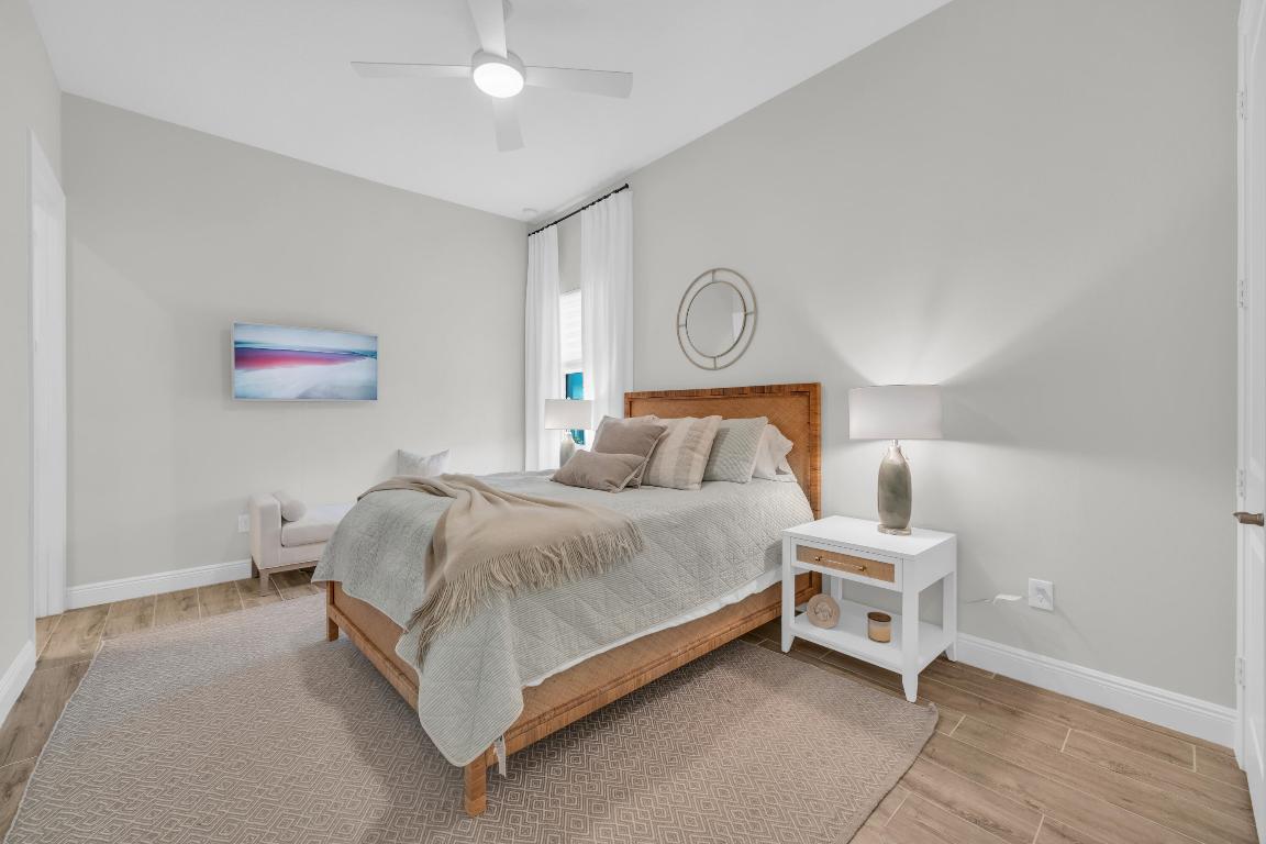 668 SW Riverwatch Place