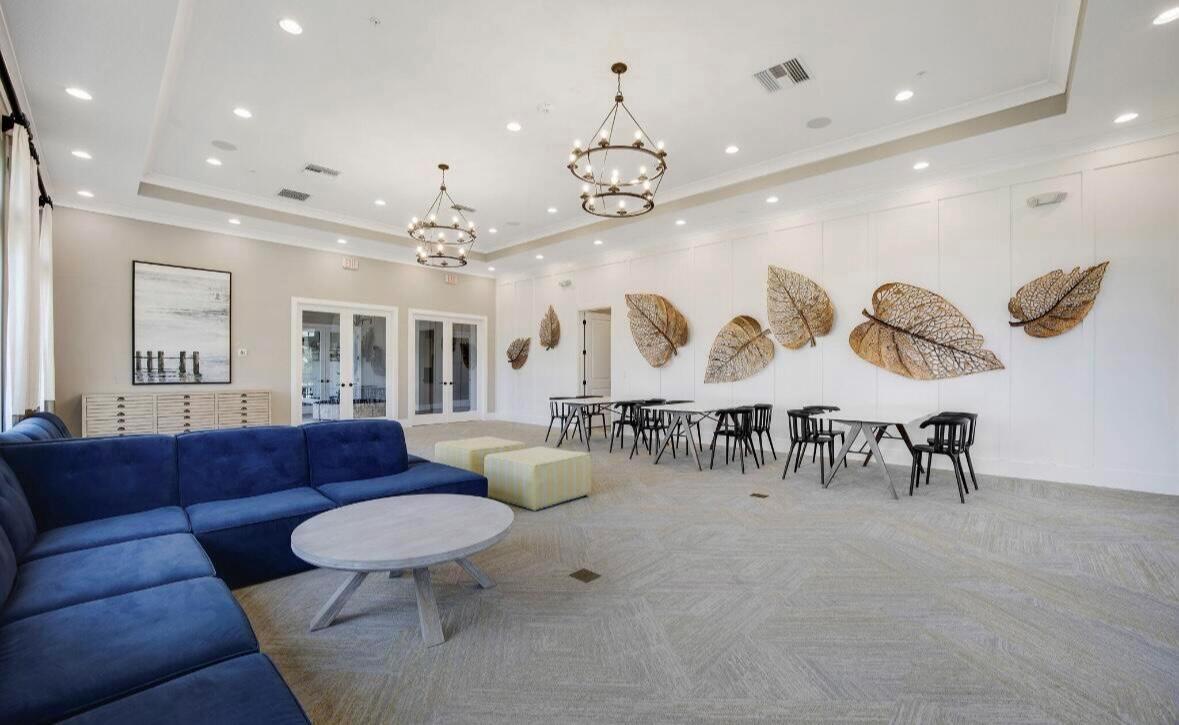 668 SW Riverwatch Place