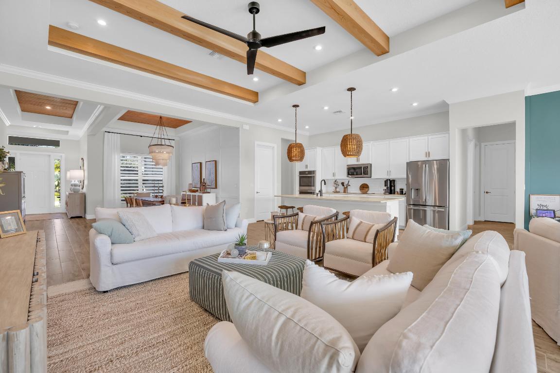 668 SW Riverwatch Place