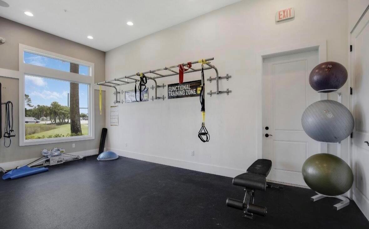 668 SW Riverwatch Place