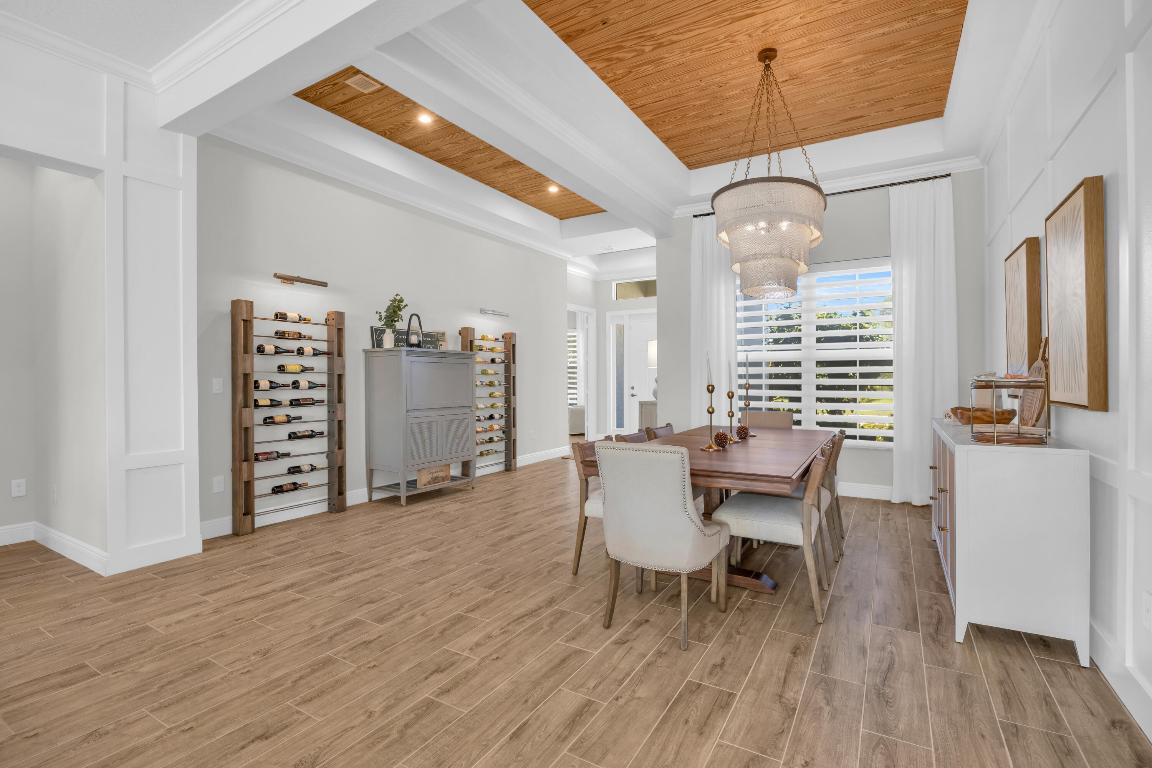 668 SW Riverwatch Place