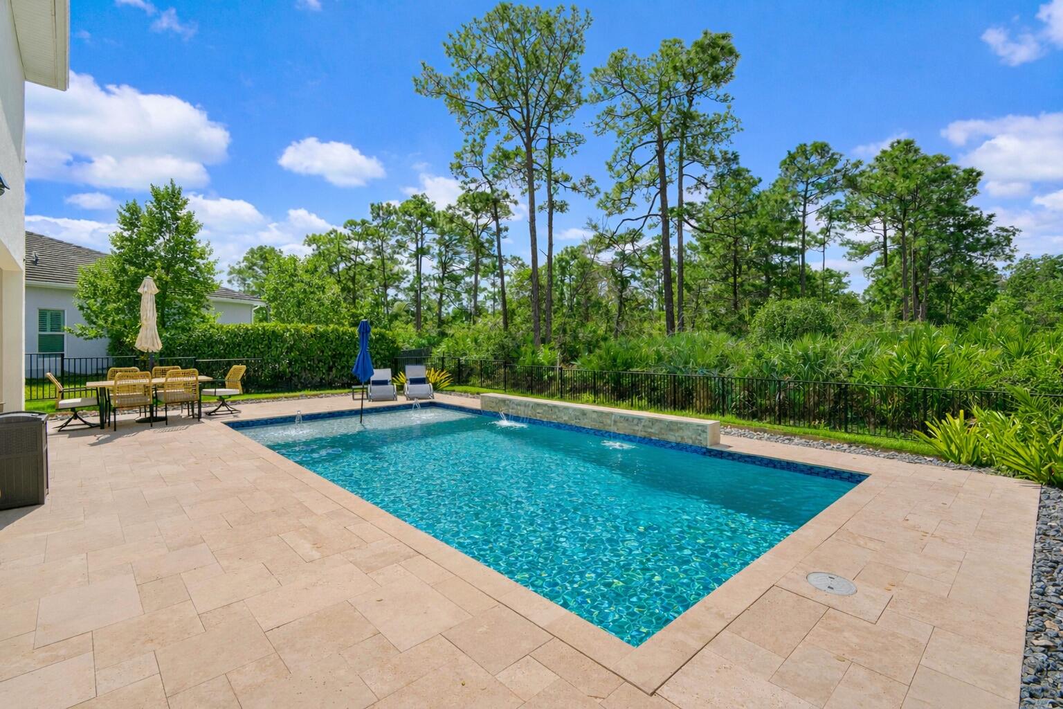 684 SW Pennfield Terrace