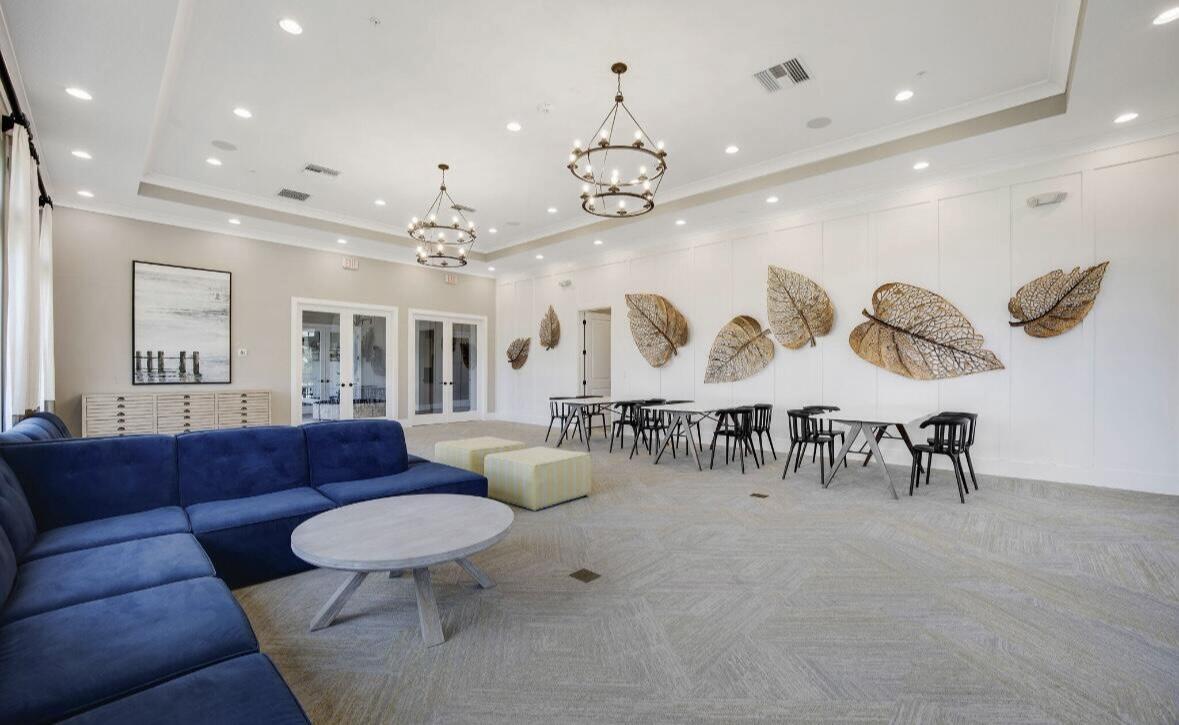 684 SW Pennfield Terrace