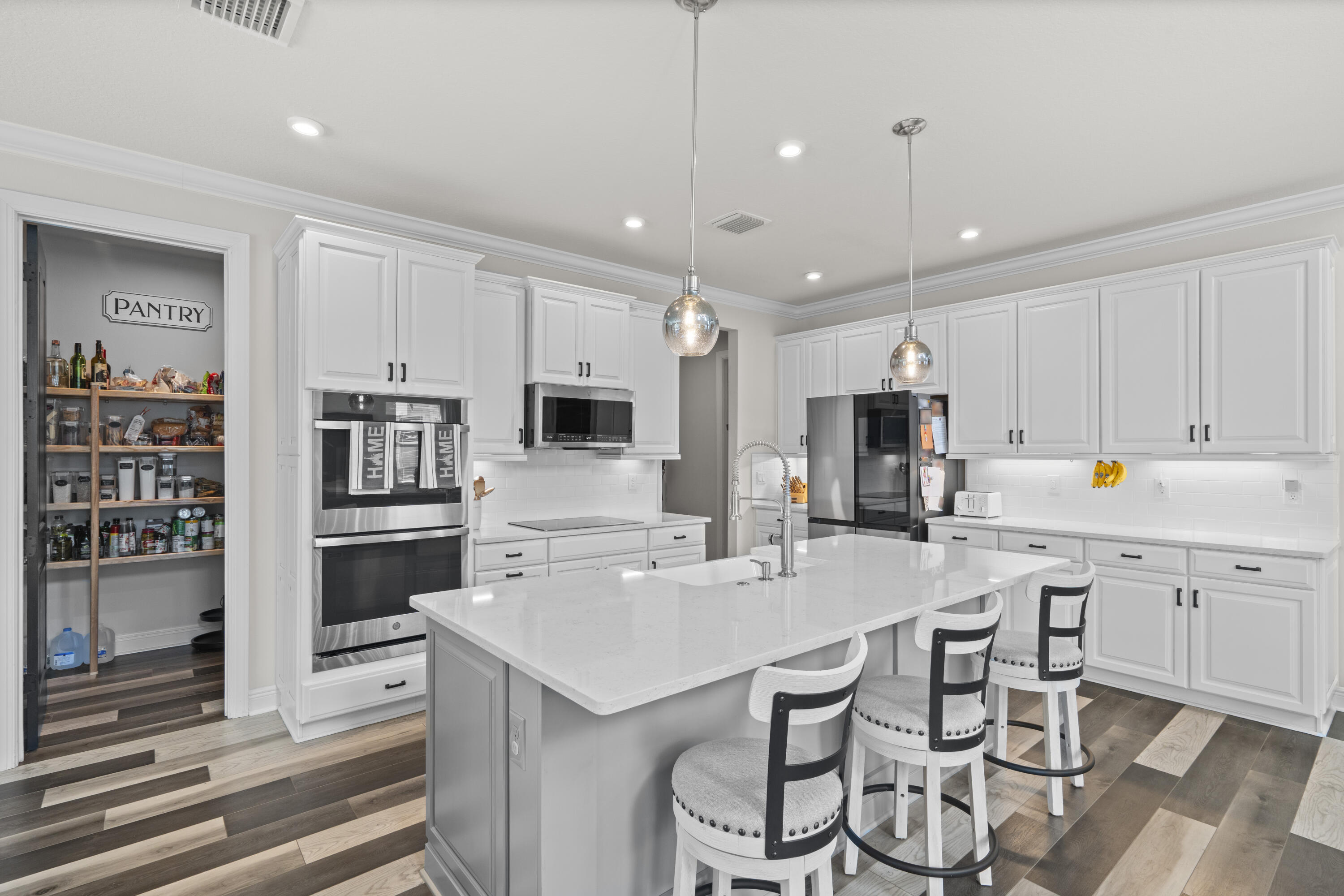 684 SW Pennfield Terrace