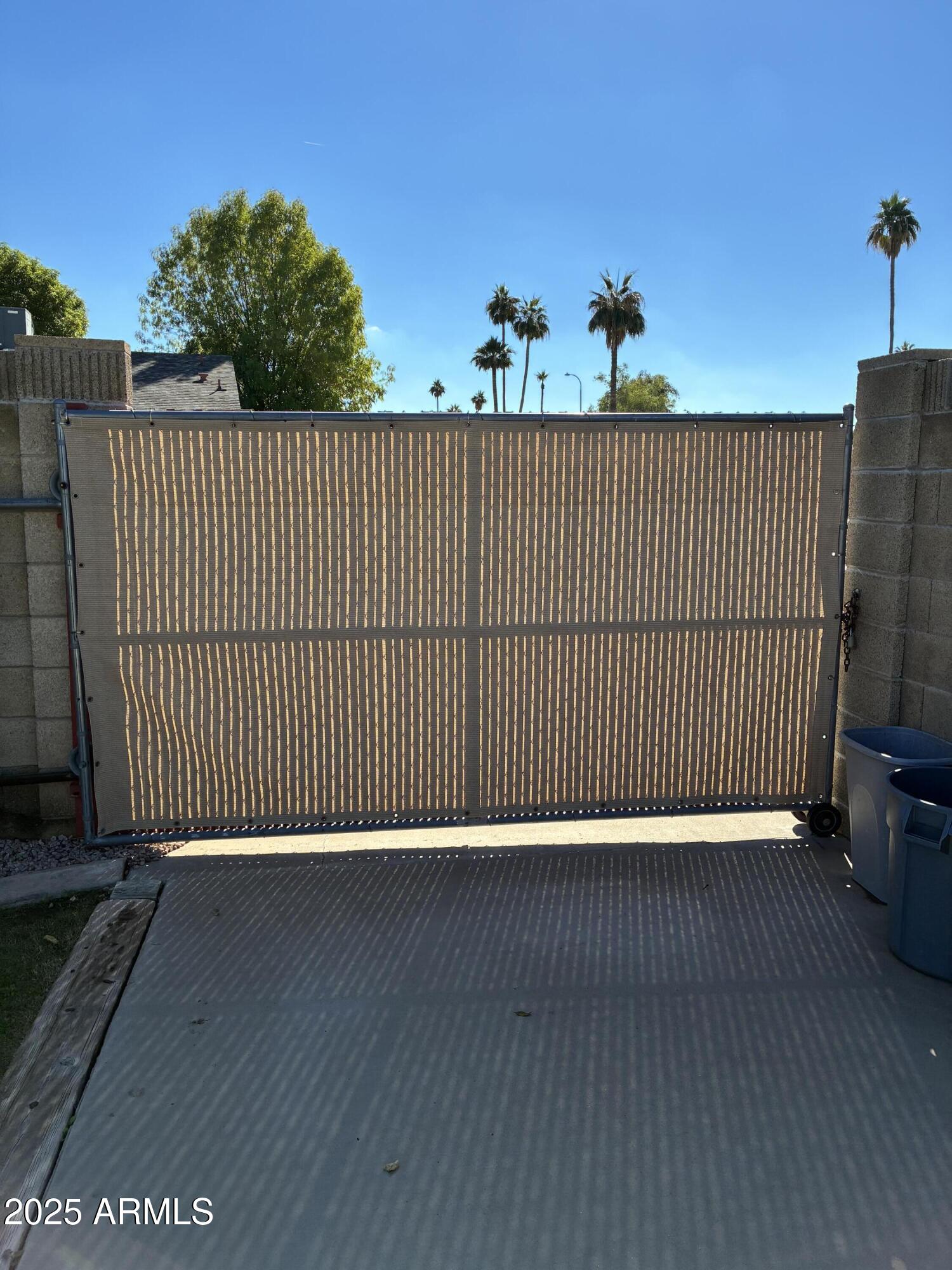 1729 W BROOKS Street