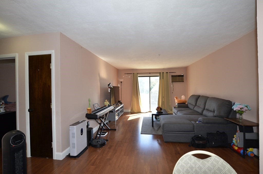 159 Bittersweet Ln Unit: 121