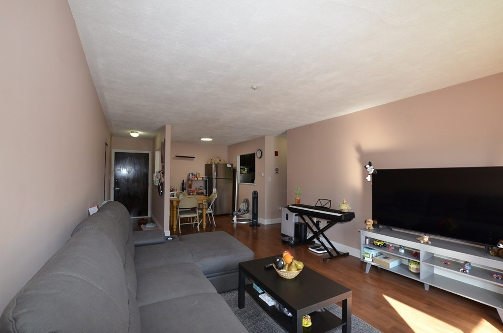 159 Bittersweet Ln Unit: 121