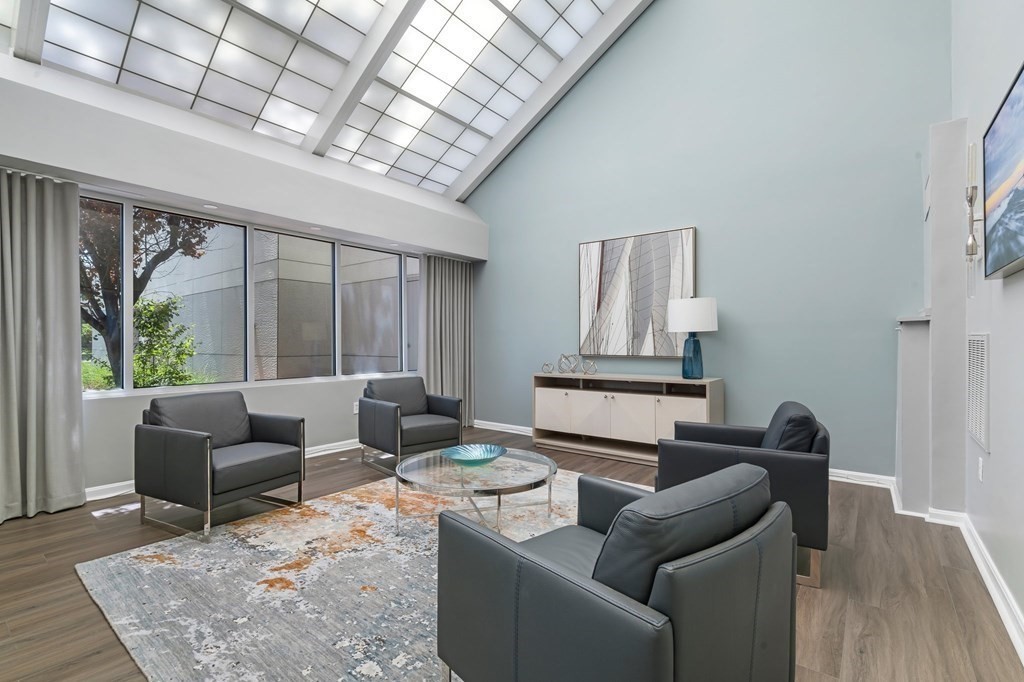 20 Rockland House Rd Unit: 402