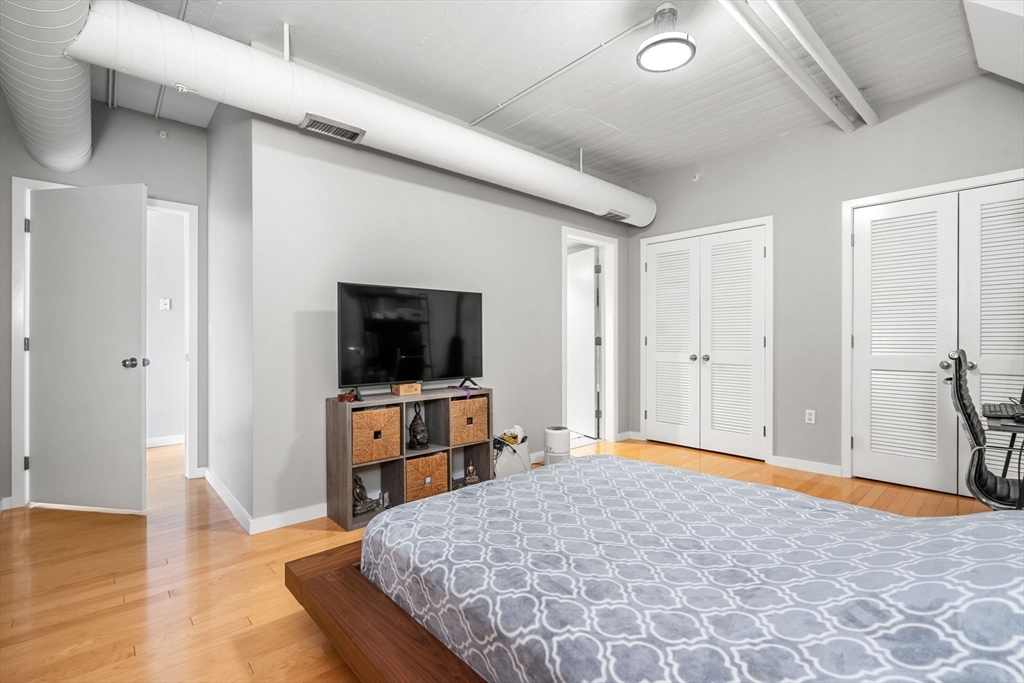 210 South Street # 5 Unit: 8-5