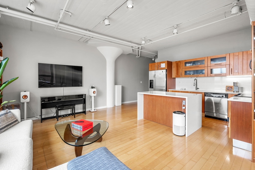 210 South Street # 5 Unit: 8-5