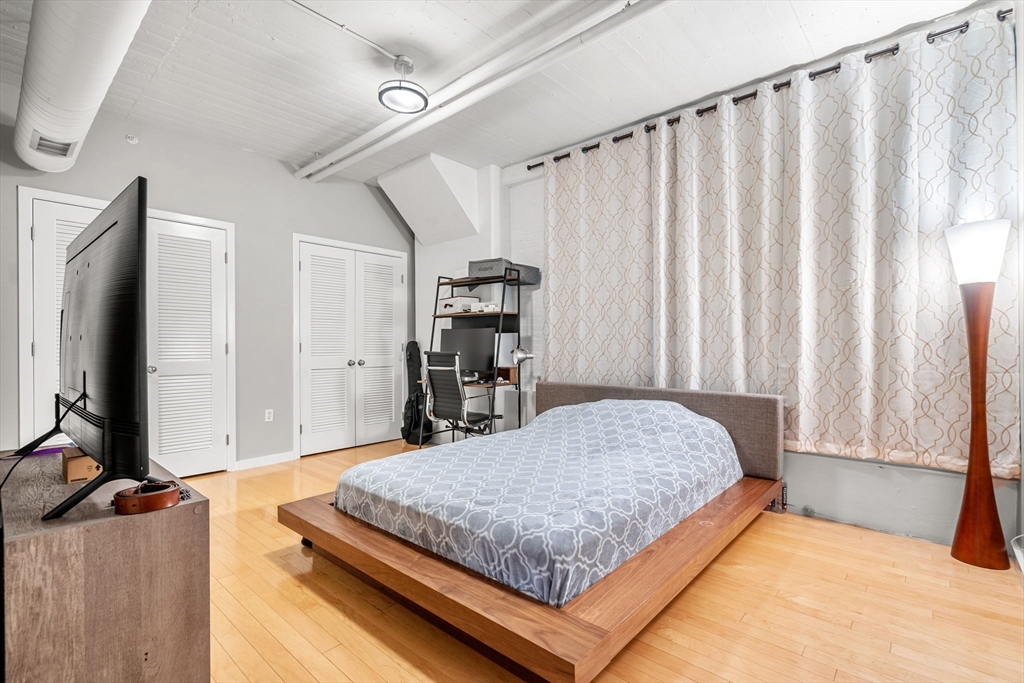 210 South Street # 5 Unit: 8-5