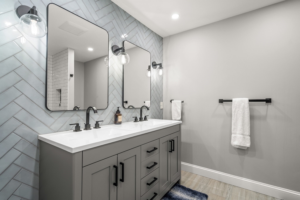 109 Greenbrook Dr # 109