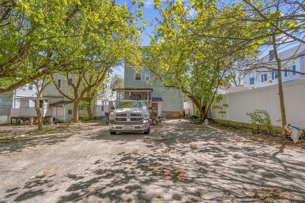 121 Austin St