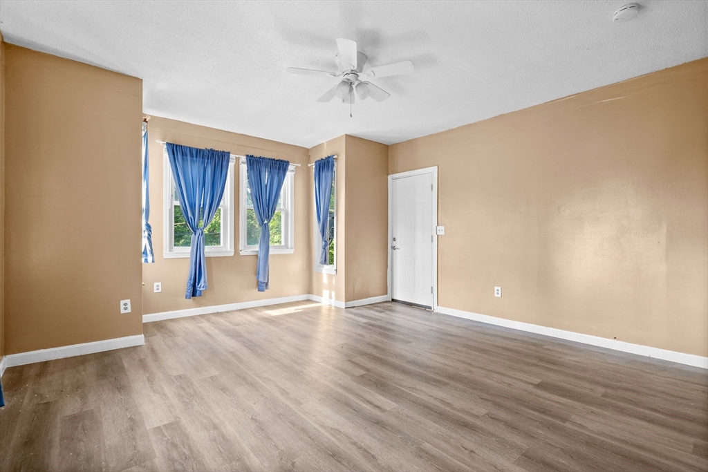 121 Austin St