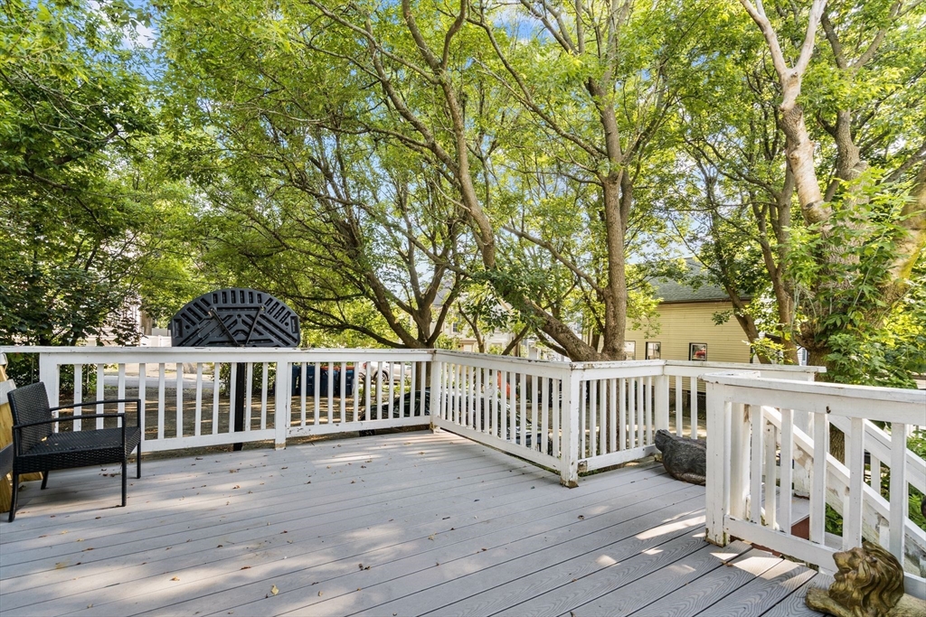 121 Austin St