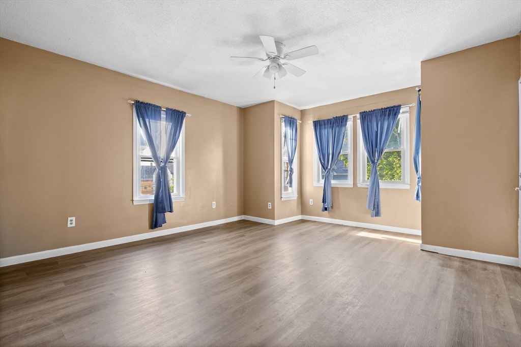 121 Austin St