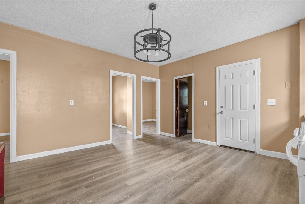 121 Austin St