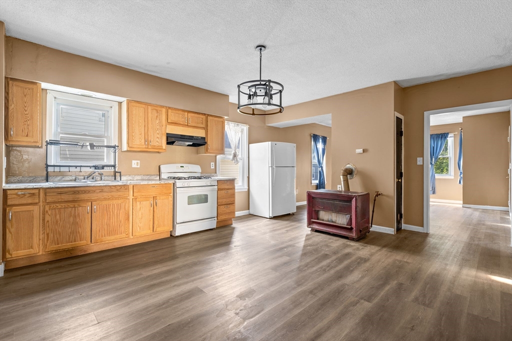 121 Austin St