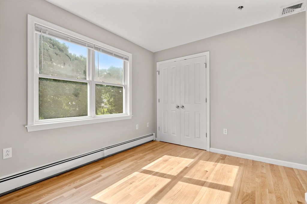 323 Commercial St # 1