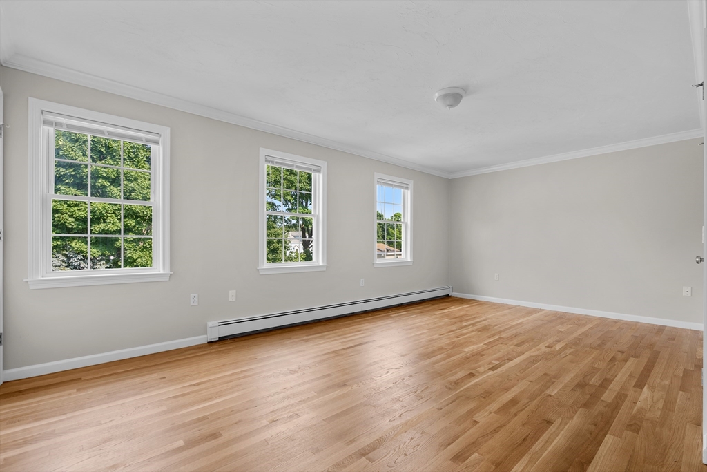 323 Commercial St # 1