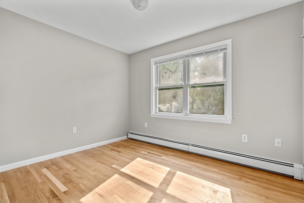 323 Commercial St # 1