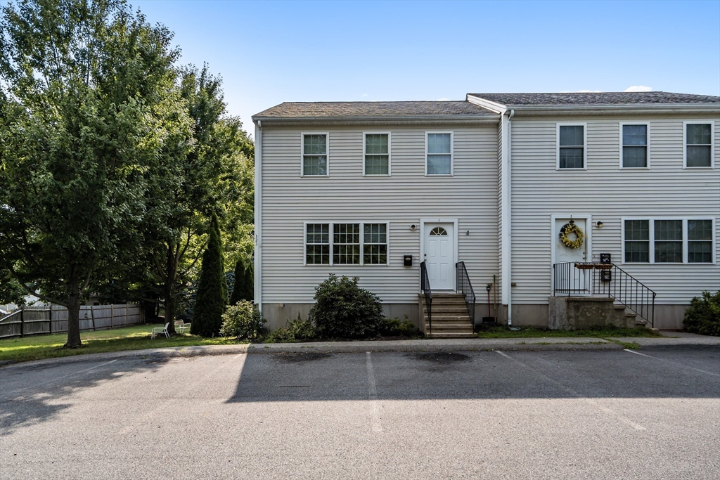323 Commercial St # 1