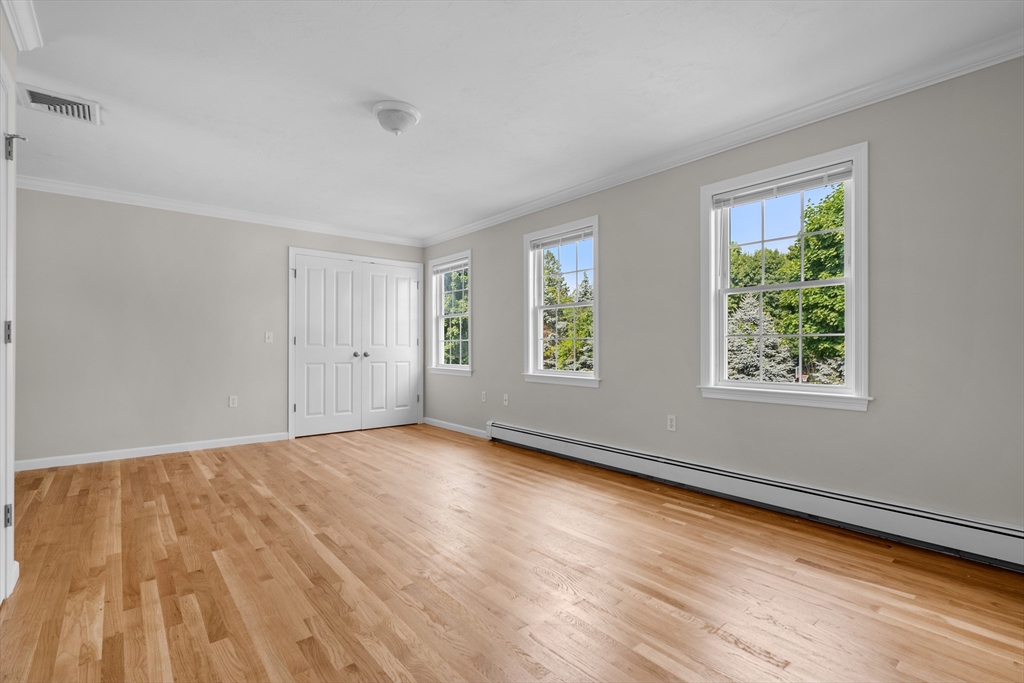 323 Commercial St # 1