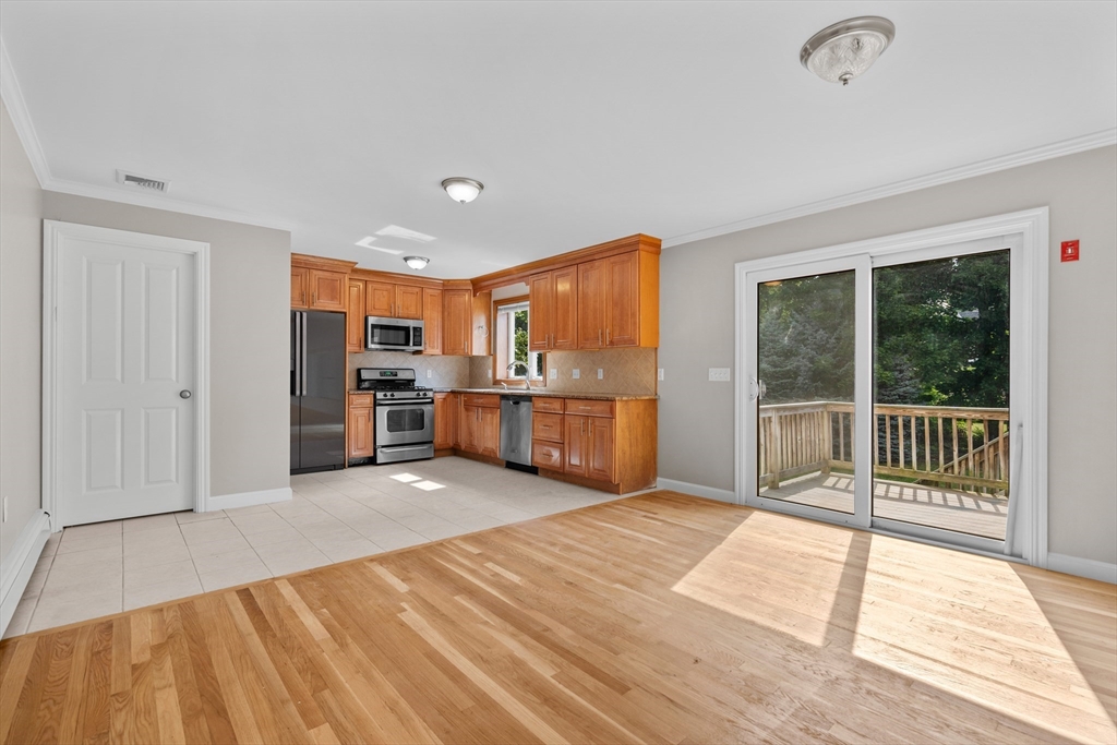 323 Commercial St # 1