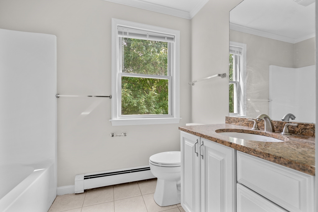 323 Commercial St # 1