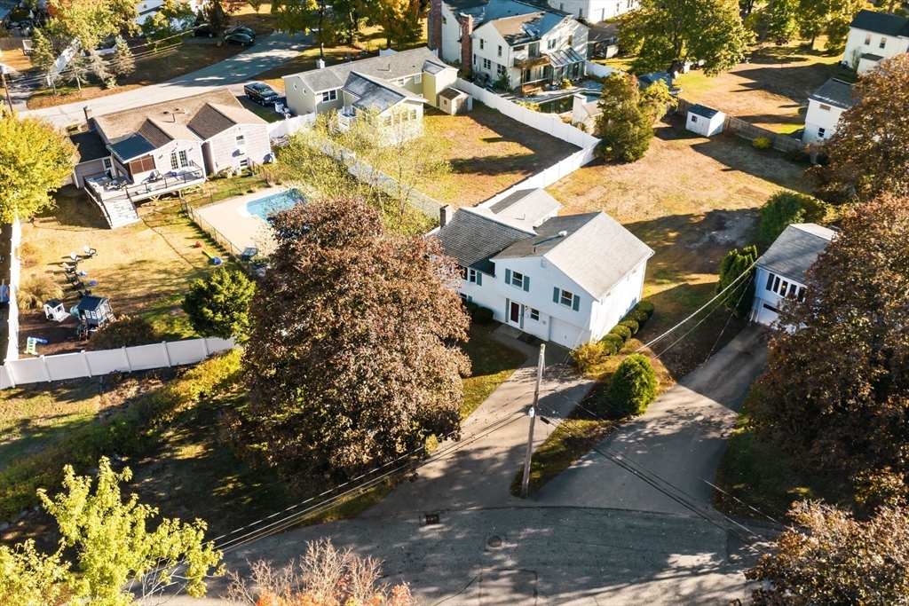 4 Dunham Rd