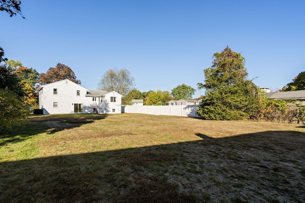 4 Dunham Rd